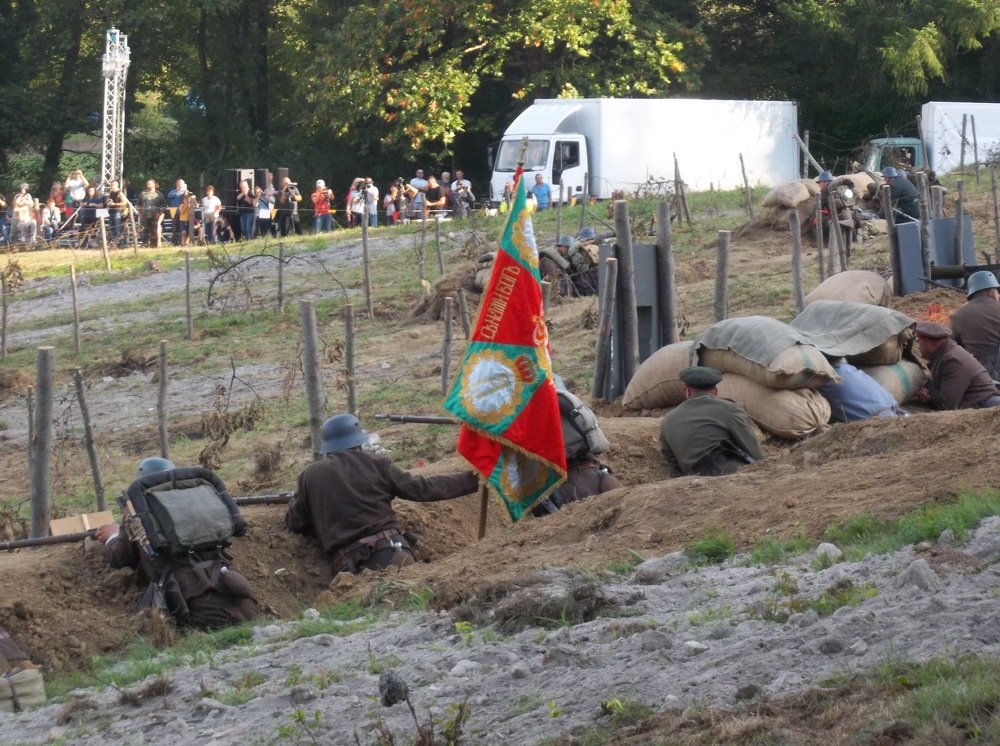 Военна възстановка