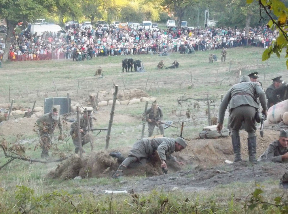 Военна възстановка