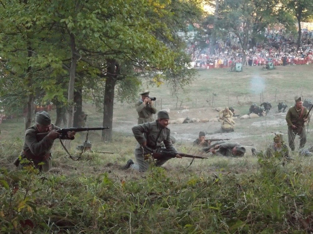 Военна възстановка