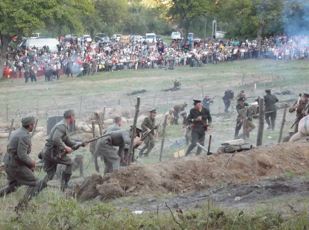 Военна възстановка