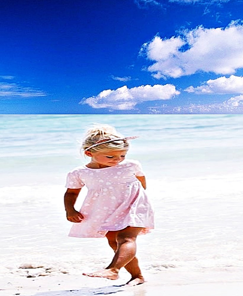 Devojčica na plaži