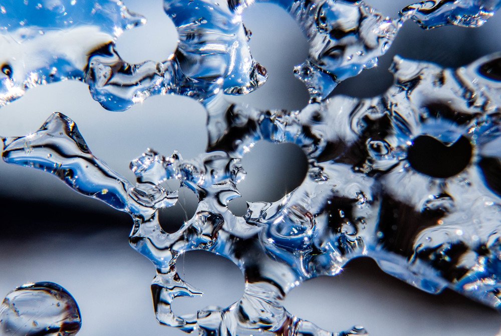 И тает лед...