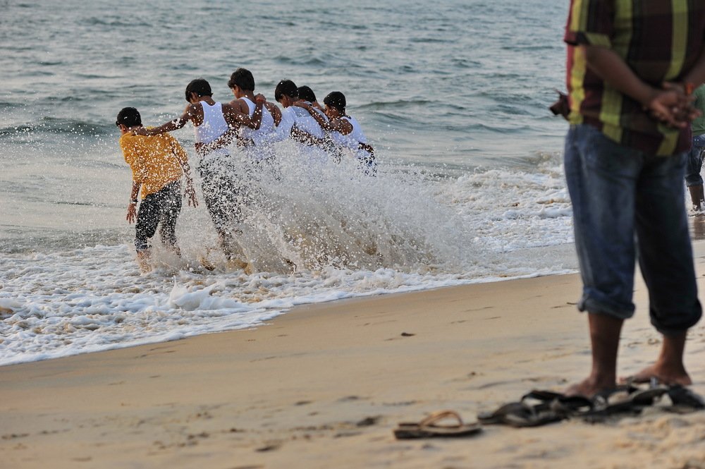 Все его сыновья.
