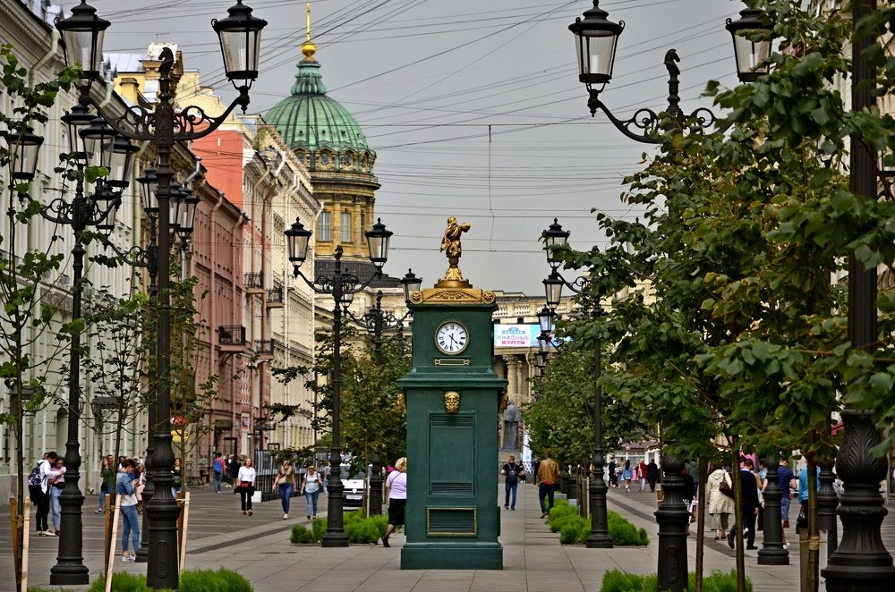 Зелёные часы