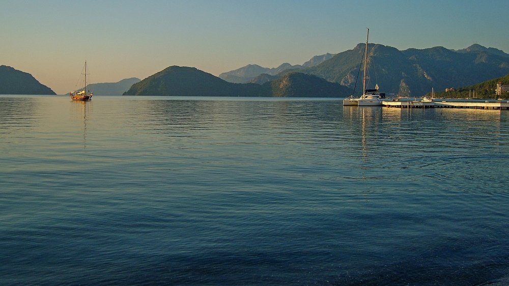 Рассвет в бухте Мармарис