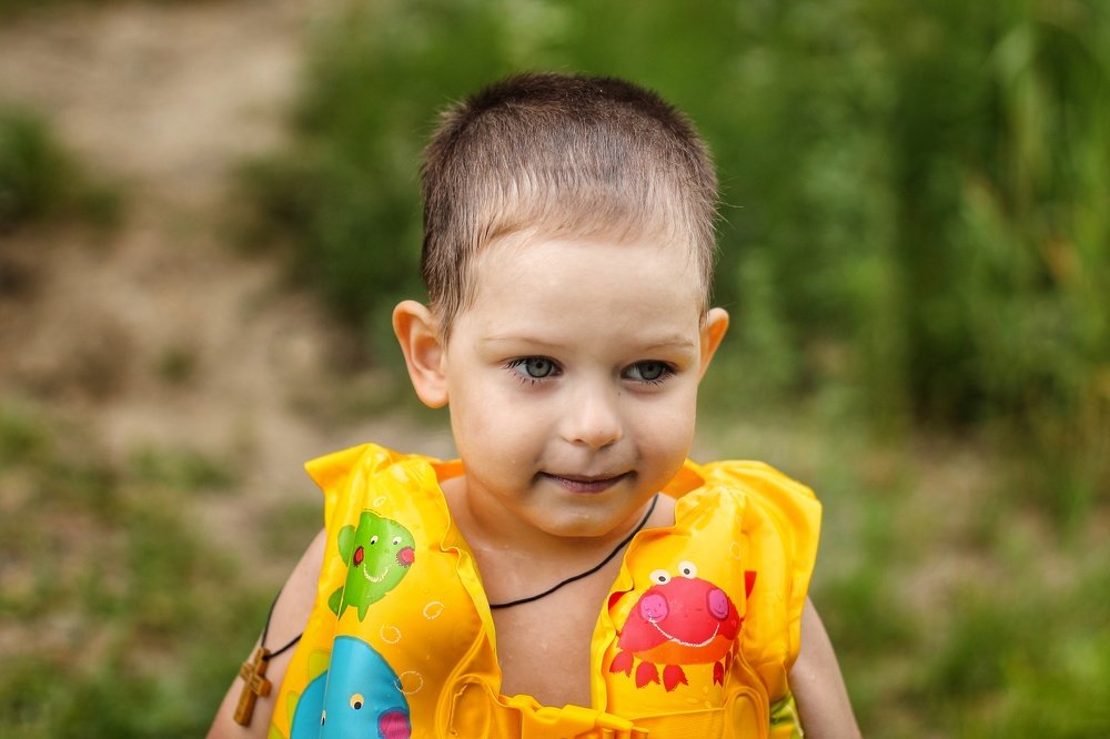 Накупался весь.