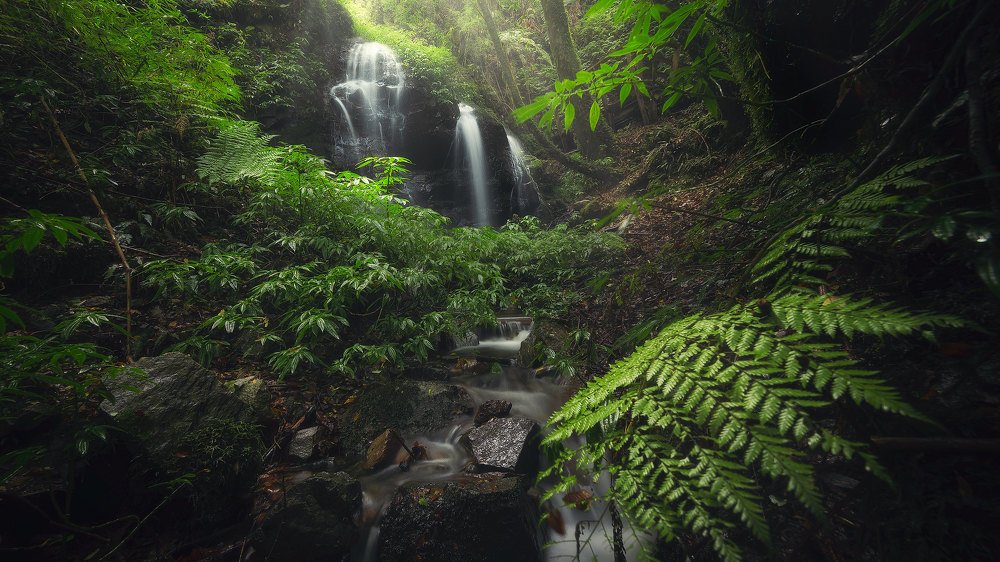 Cascada las Trillizas, Pucon, Chile.