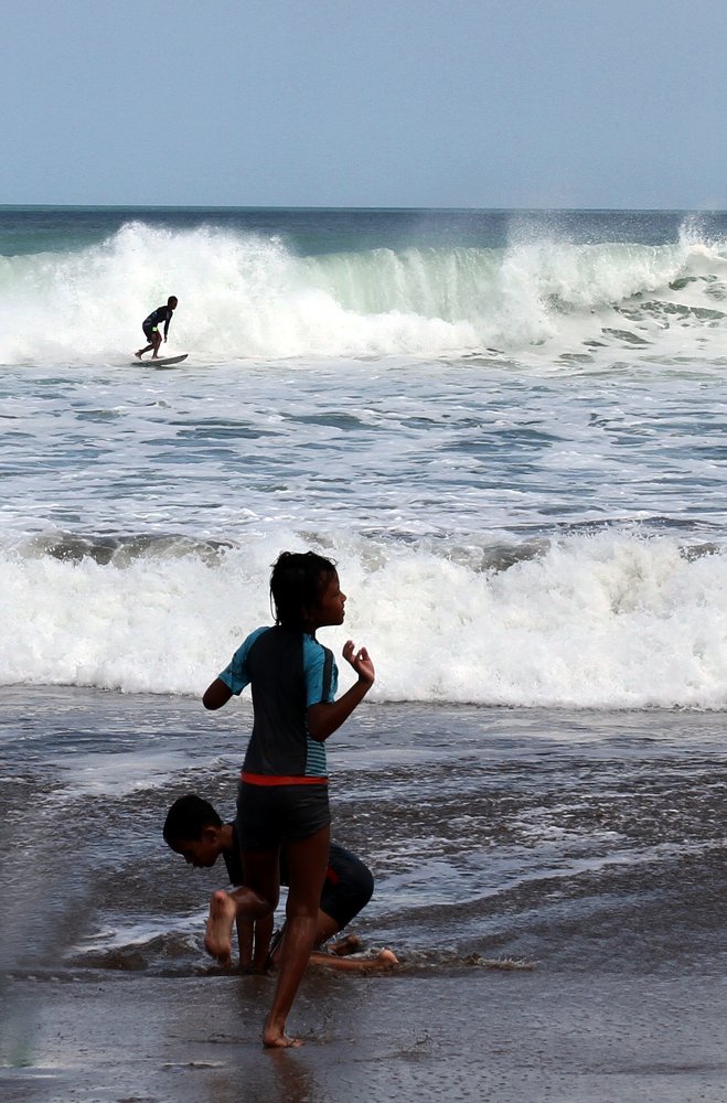 Фотография автора Tutang Hermawan (+62)812 2072-43 Asep