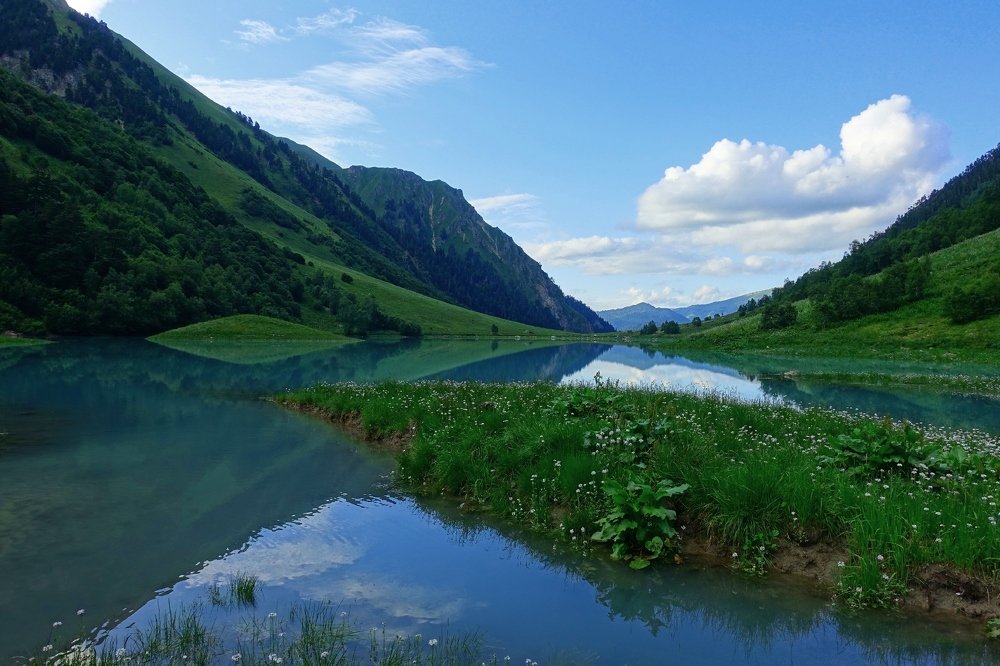 Озеро Ачипста