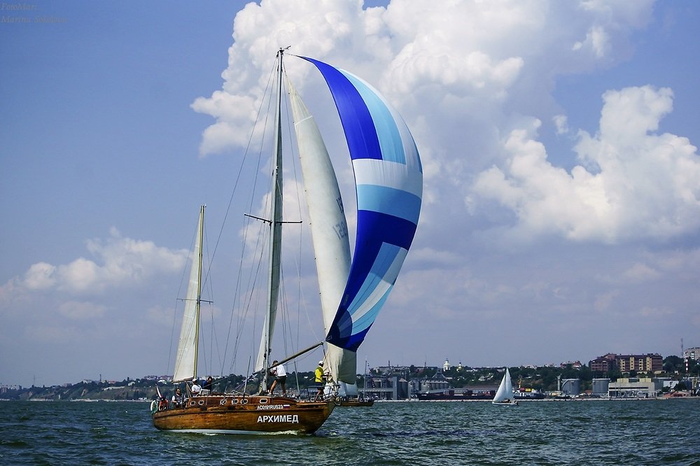 Под прусом.