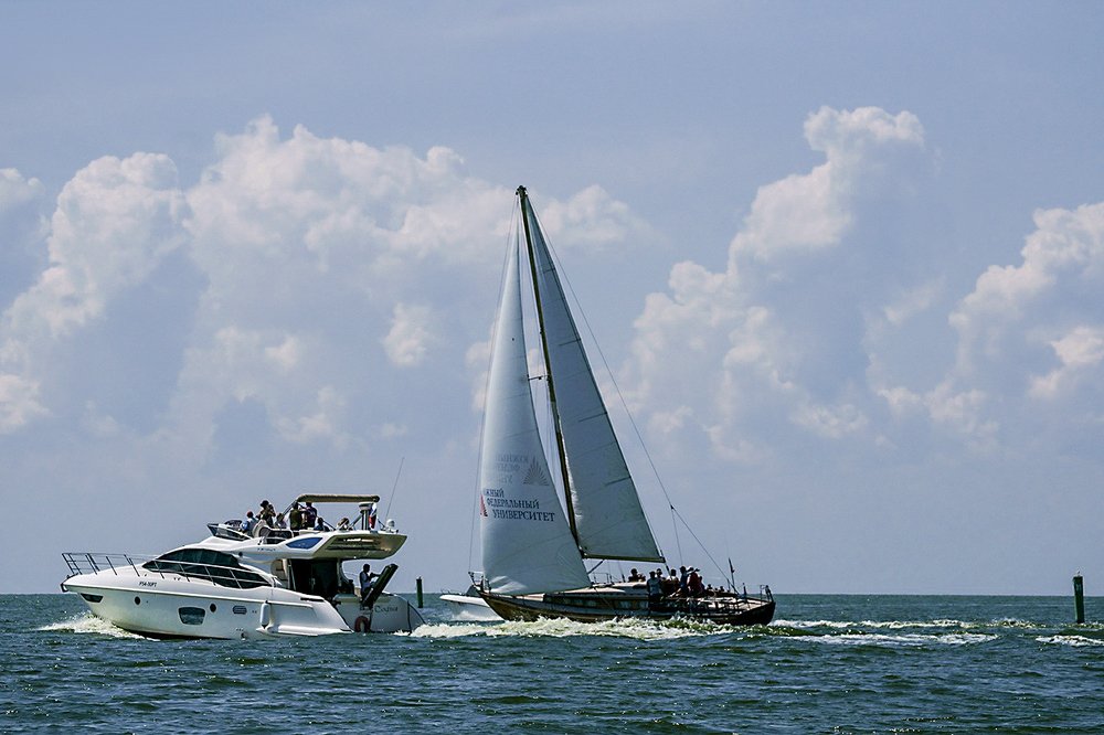 Кто быстрее.