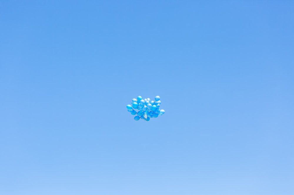 Голубые шарики.