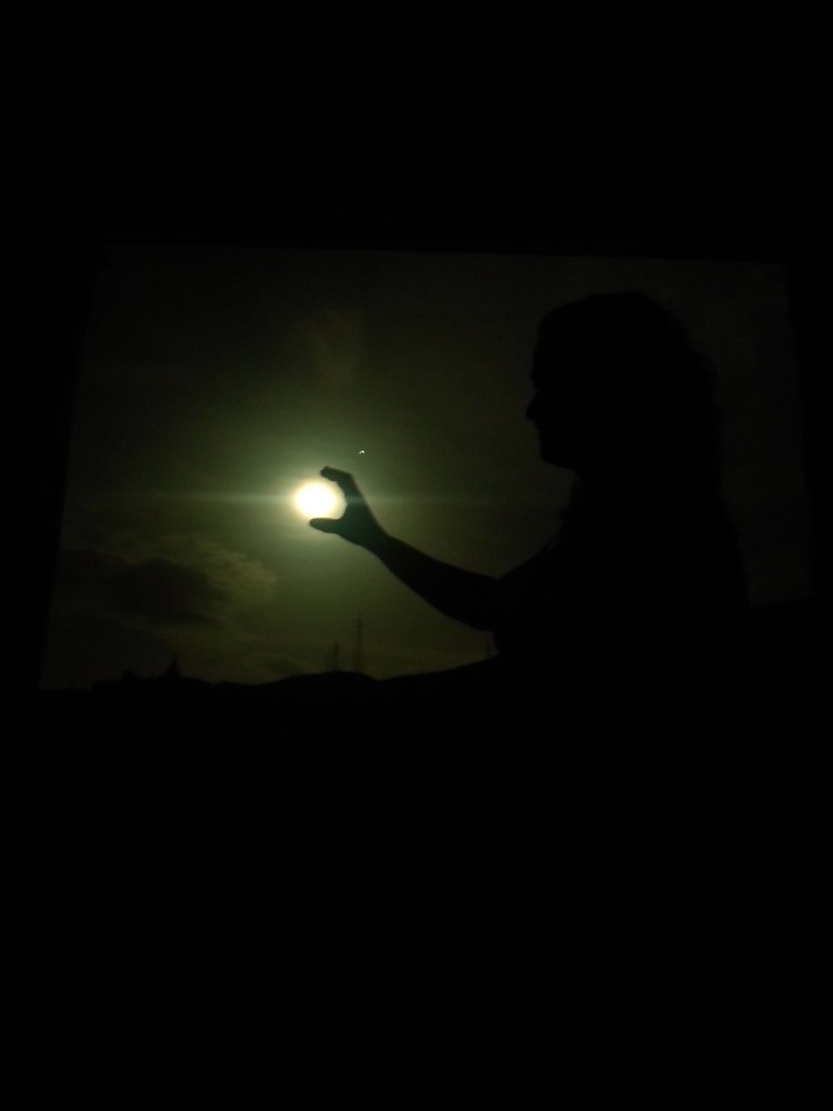 Catch the moon in your hands