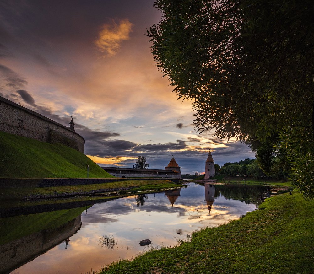 Древние башни. Город Псков.