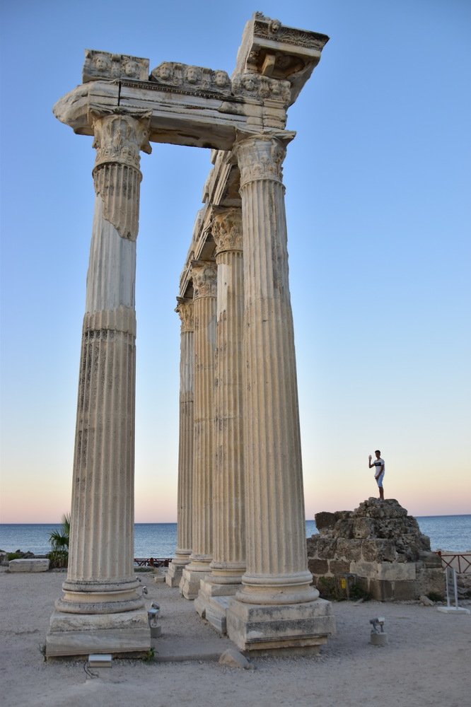 Храм Аполлона в Сиде, Турция