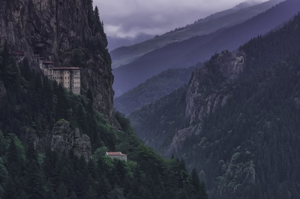 Photograph by Aram Rustayi