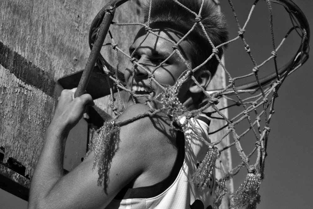 caged in game