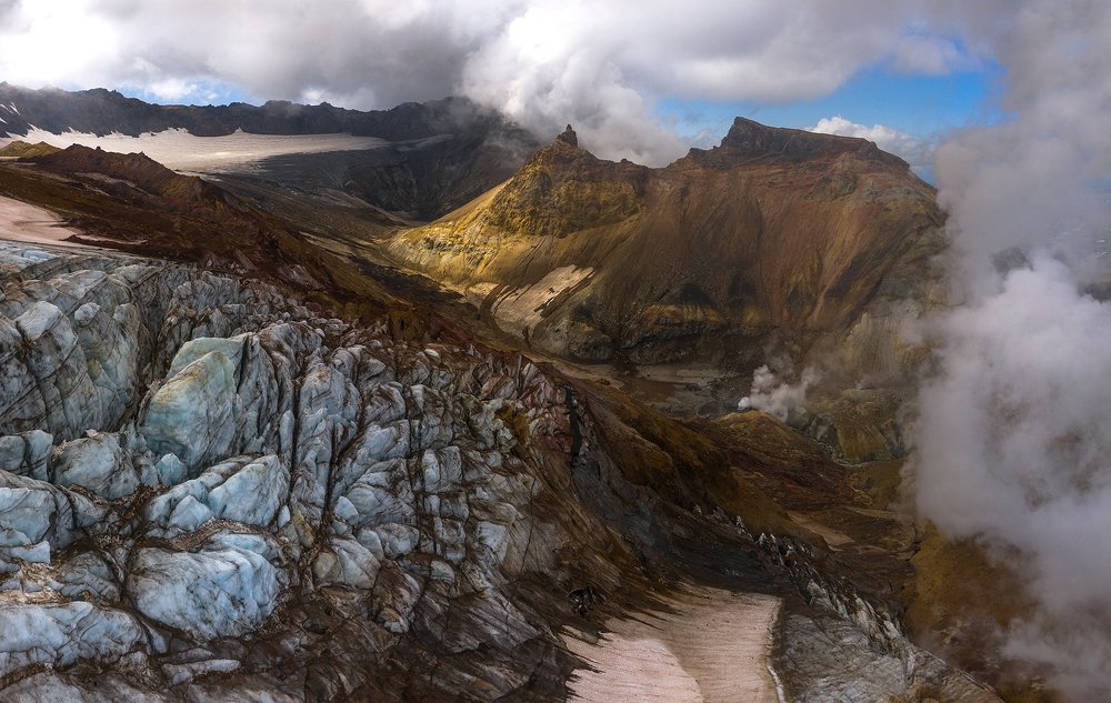 Photograph by Vladimir Kushnarev