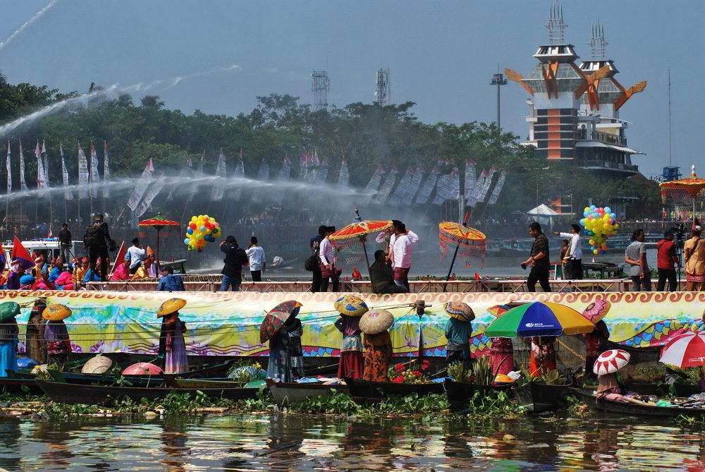 Floating market