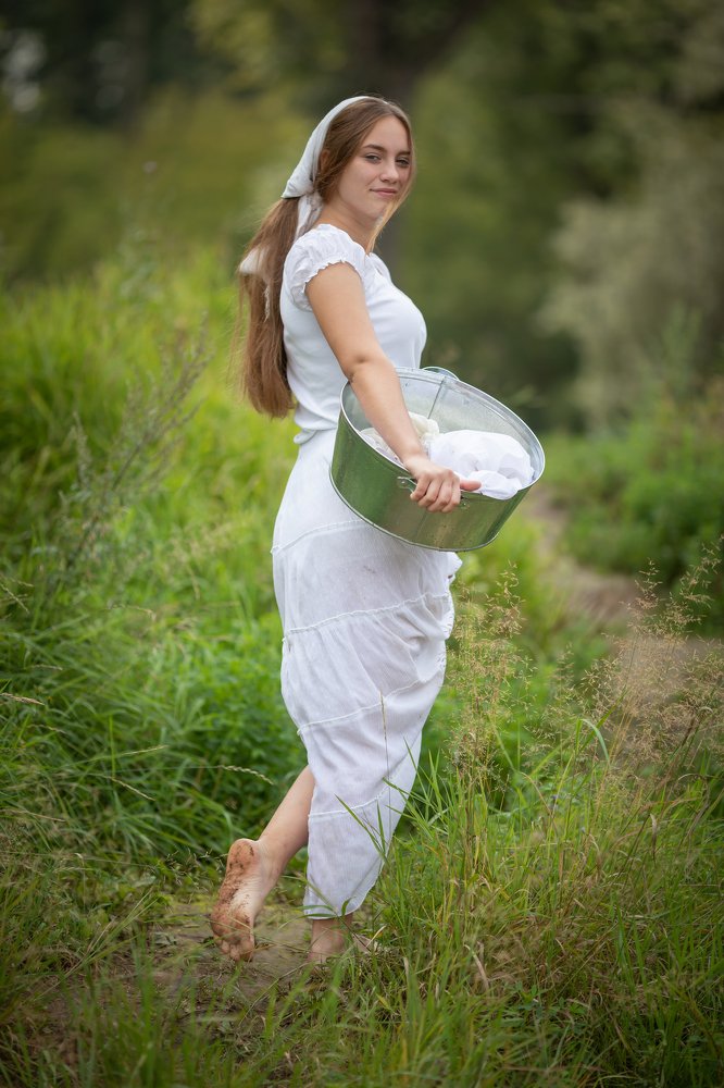 Девушки на реке