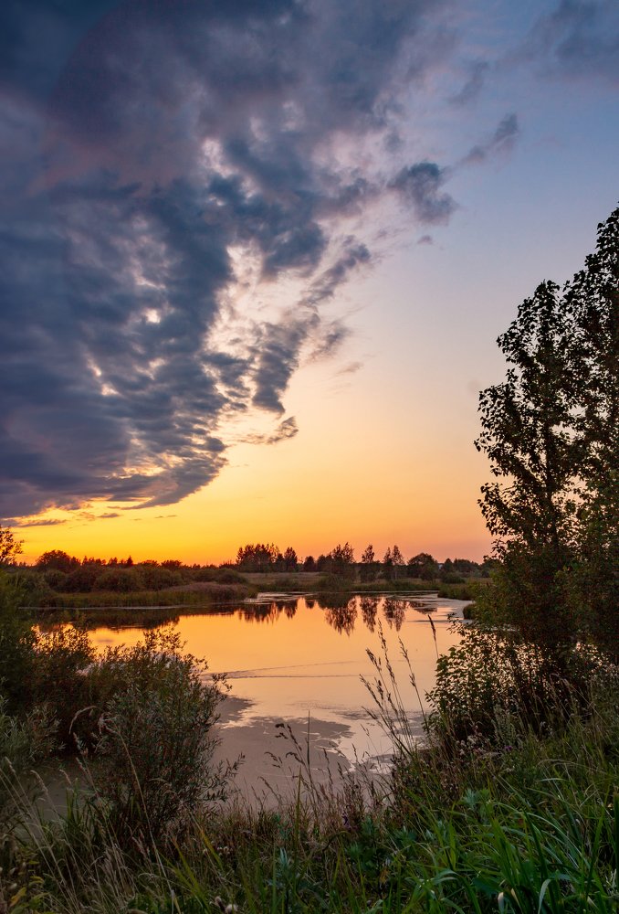 В вечерней тишине.