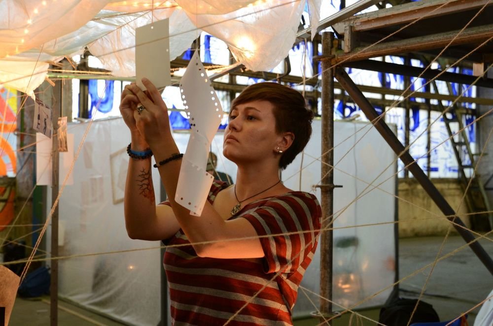 Художник за работой.