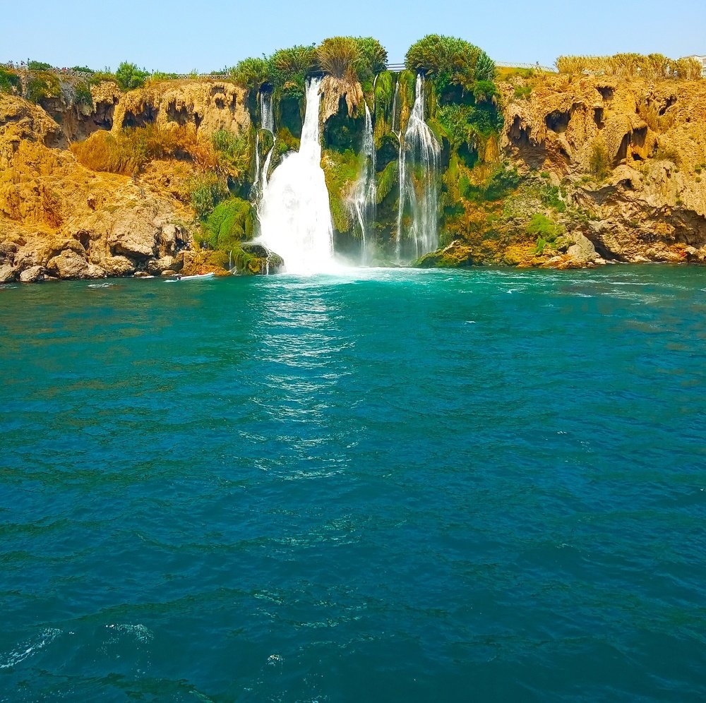 Пряди водопада