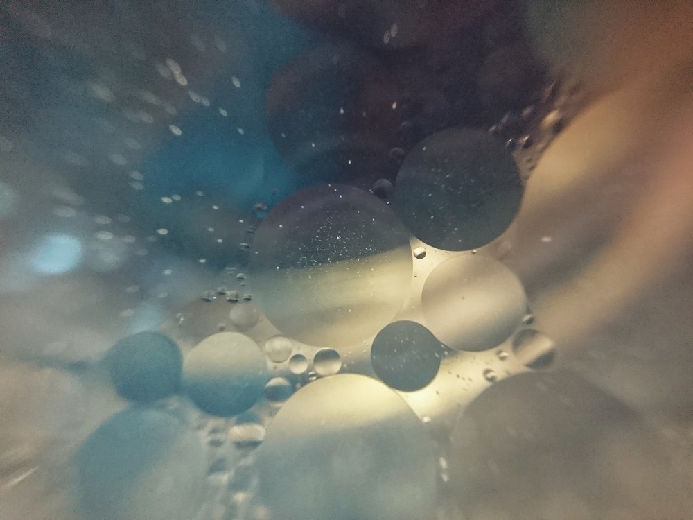 Вселенная из капель масла