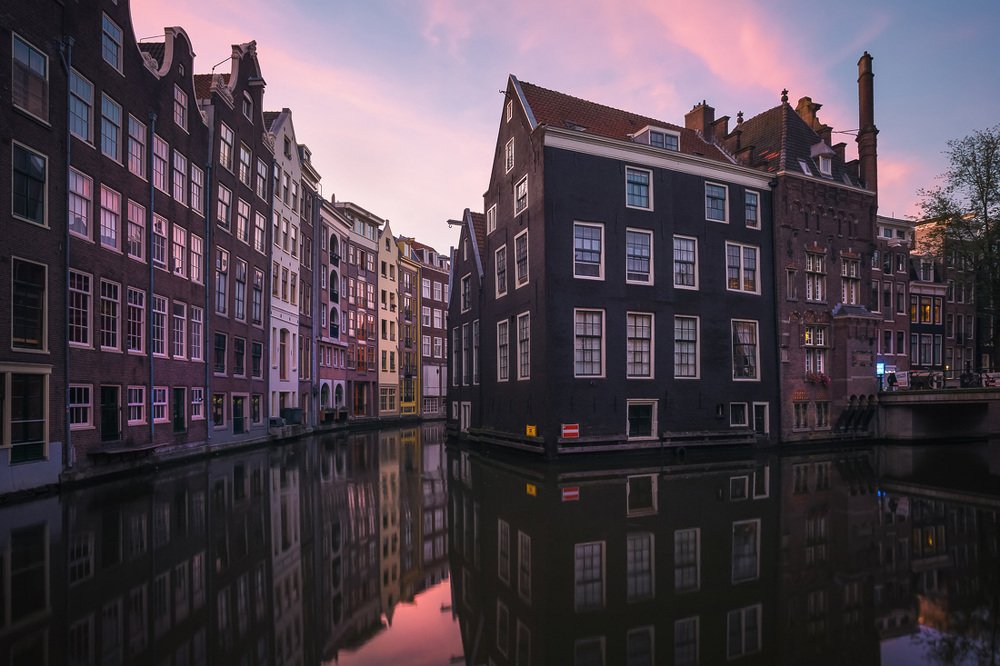 Ранее утро в Амстердаме.