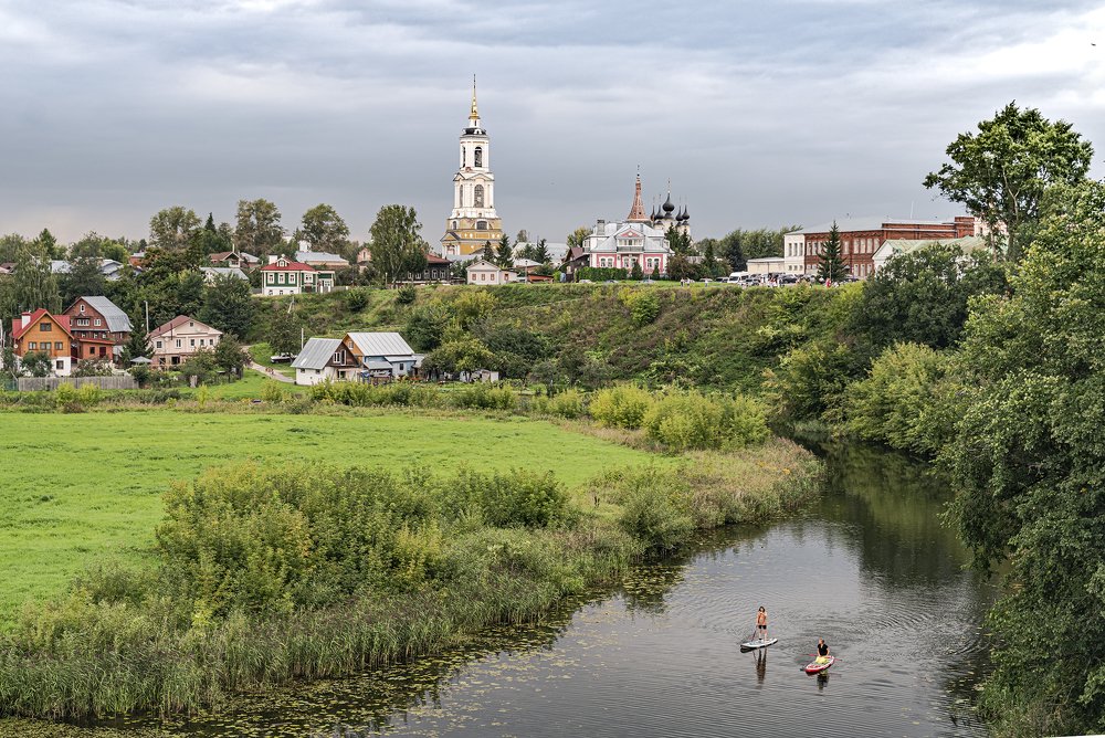 На лодочках