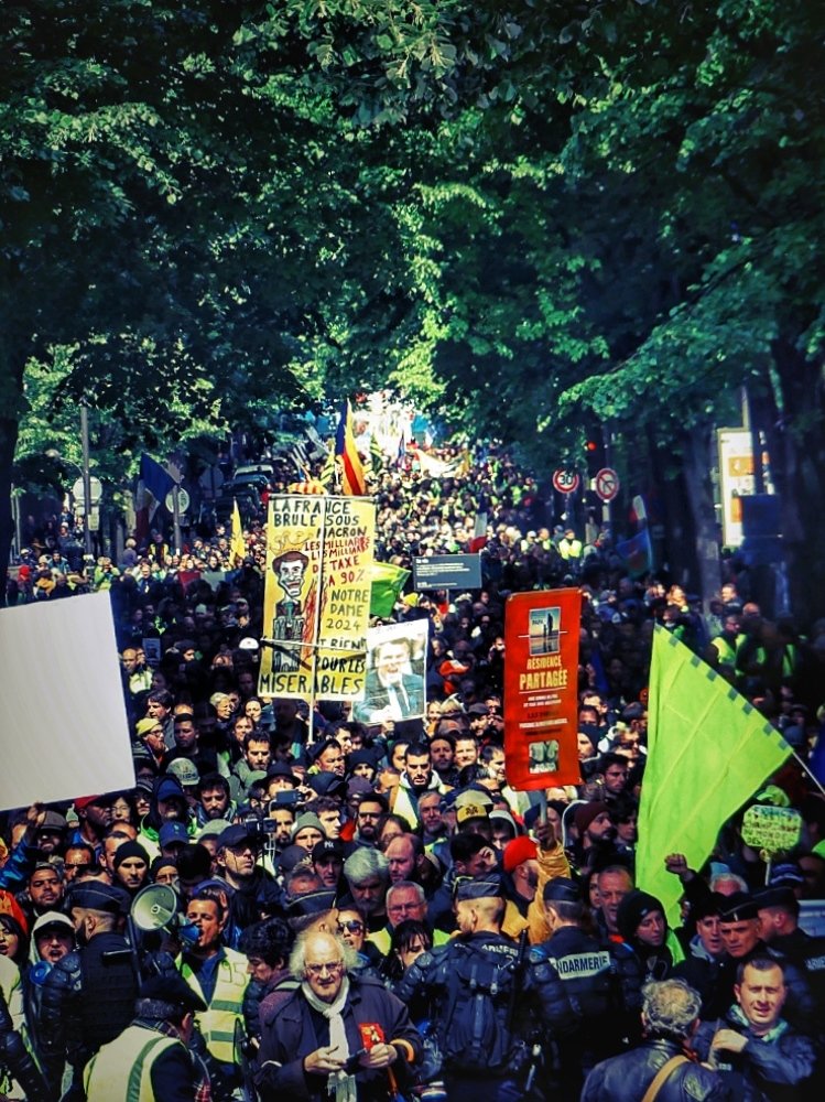 Photograph by Dan Ciupureanu