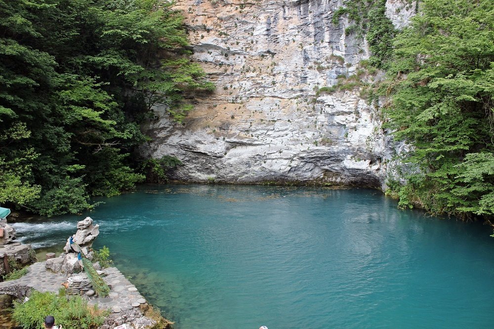 Голубое озеро