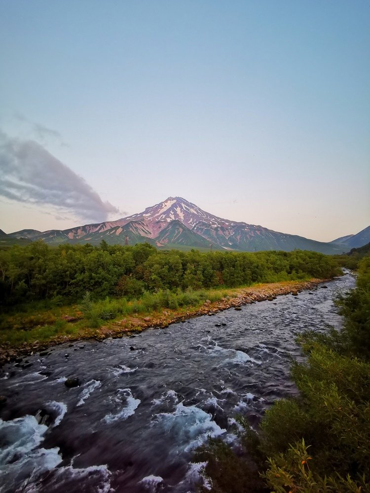 Август 2019. Вид на Вилючинский вулкан перед закатом при подъезде к Вилючинскому перевалу.