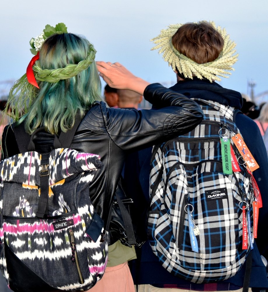 The story of two backpacks / История двух рюкзаков