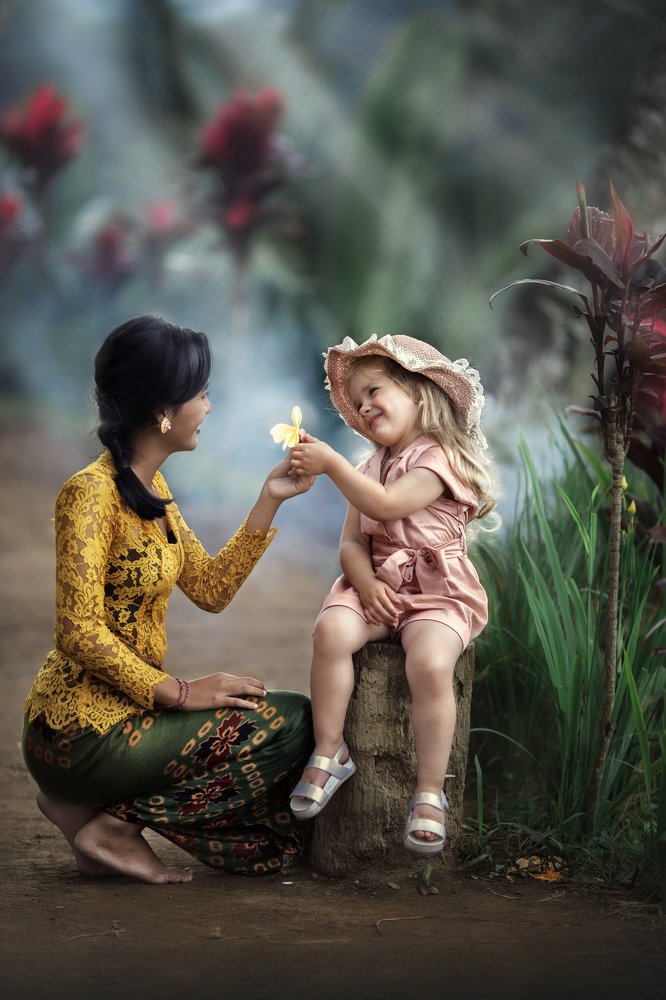 МИР НАЧИТАЕТСЯ С УЛЫБКИ