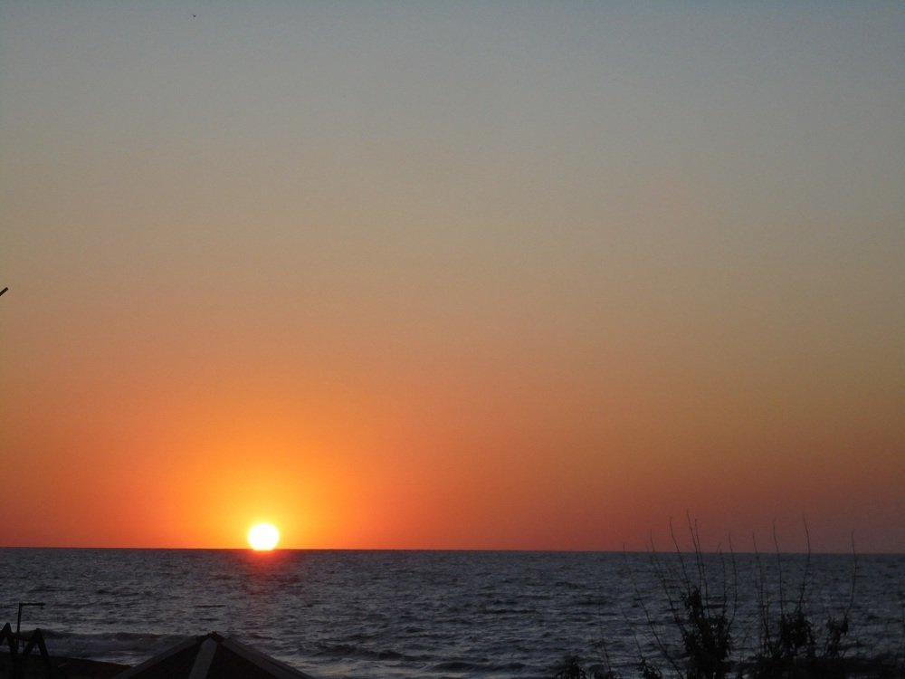 Поцелуй солнца и моря