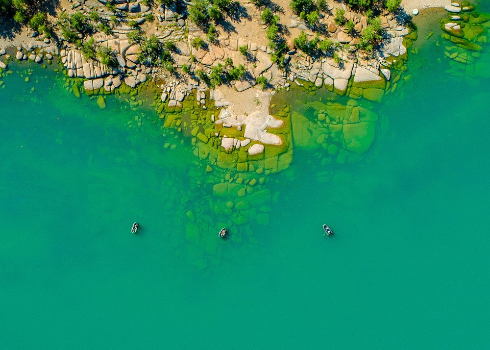 Трое в лодках