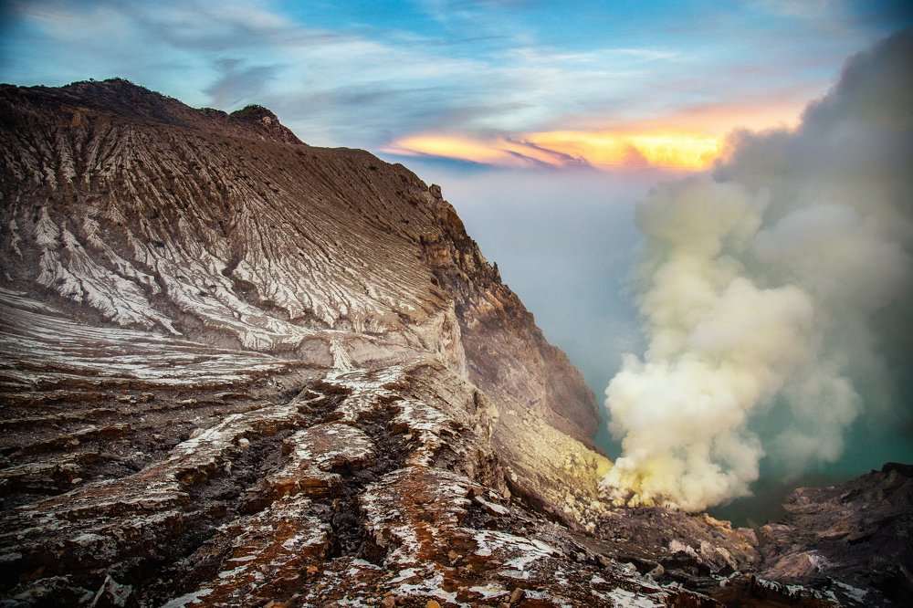 Sunrise at Ijen crater