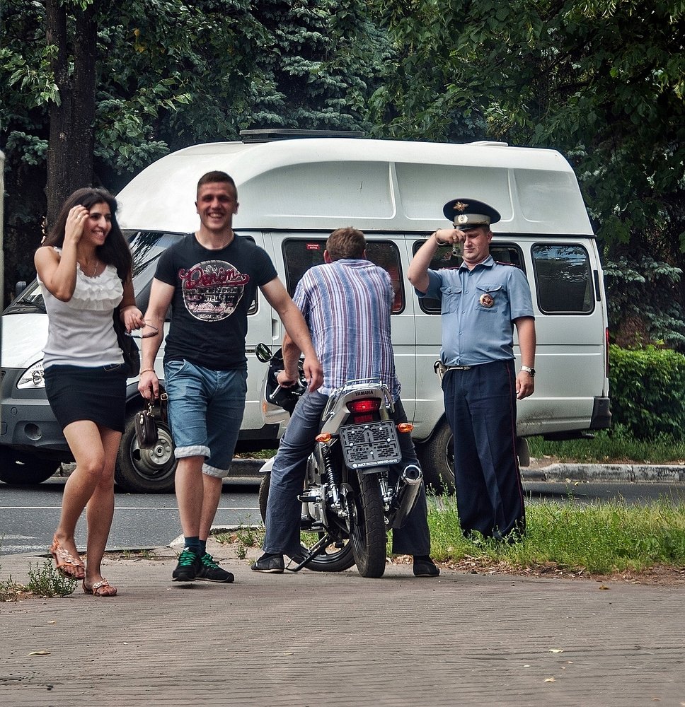 Вы у нас сегодня 100-й нарушитель. Можно фотку на память?))