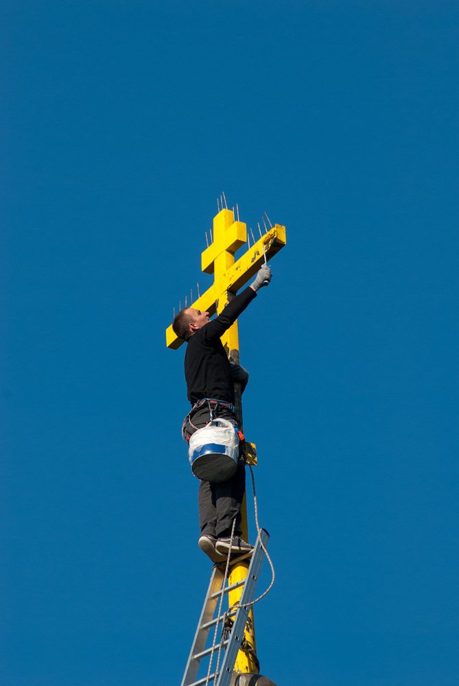 На высоте 35 метров