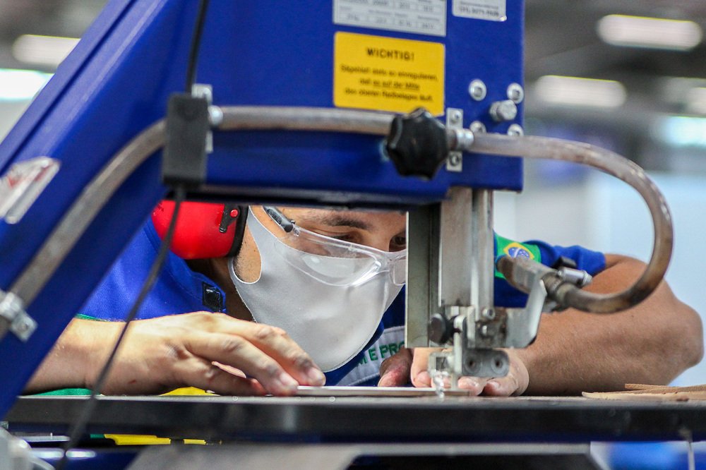 Плитку выкладывать особое искуство