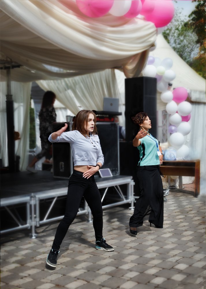 Зажигательный танец!