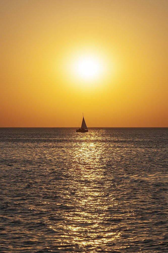 Одинокий парус