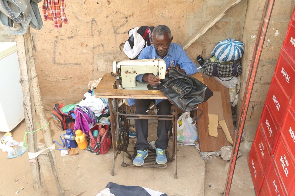 Photograph by Mario Mujetes