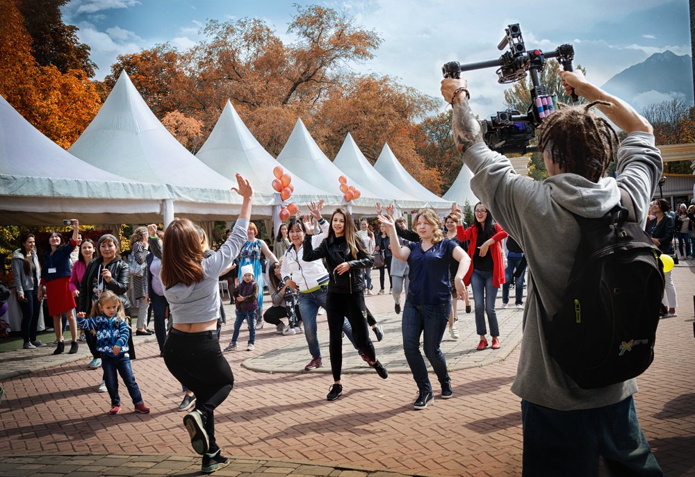 Зумба! Танцуют все!!!  Zumba! Everybody dance!!!