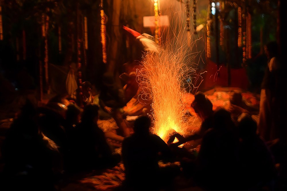 Flaming night.