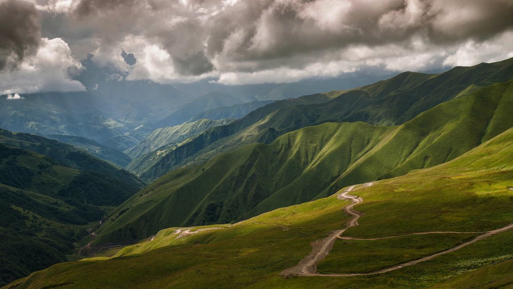 Вид с перевала Медвежий крест. Грузия
