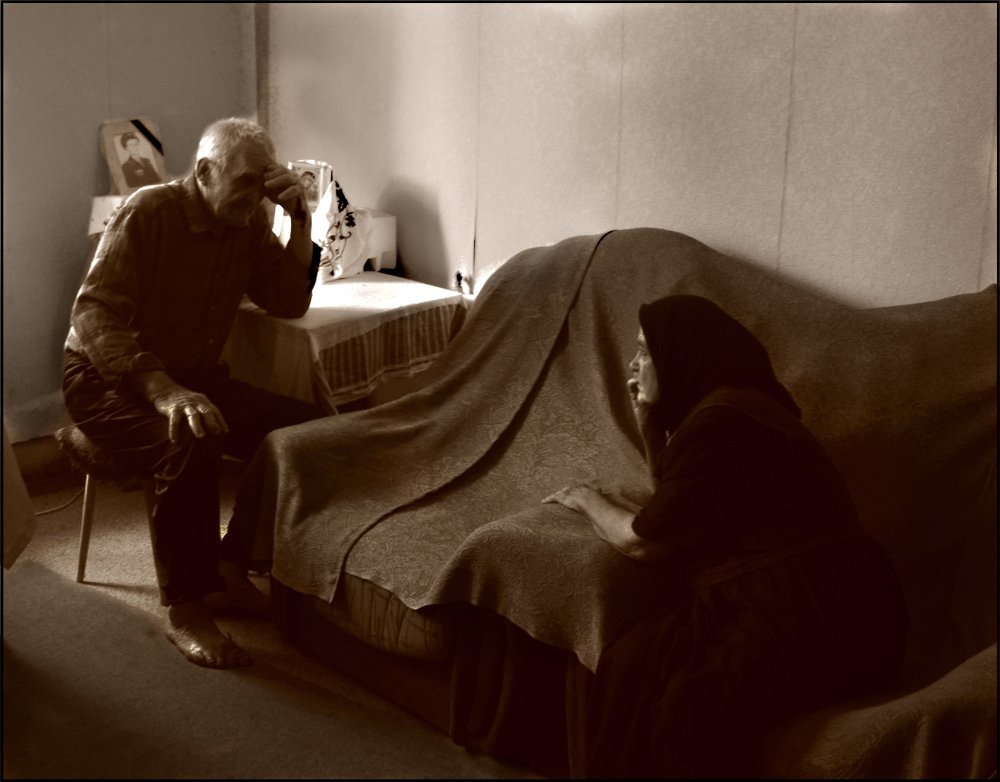 Погиб на войне.