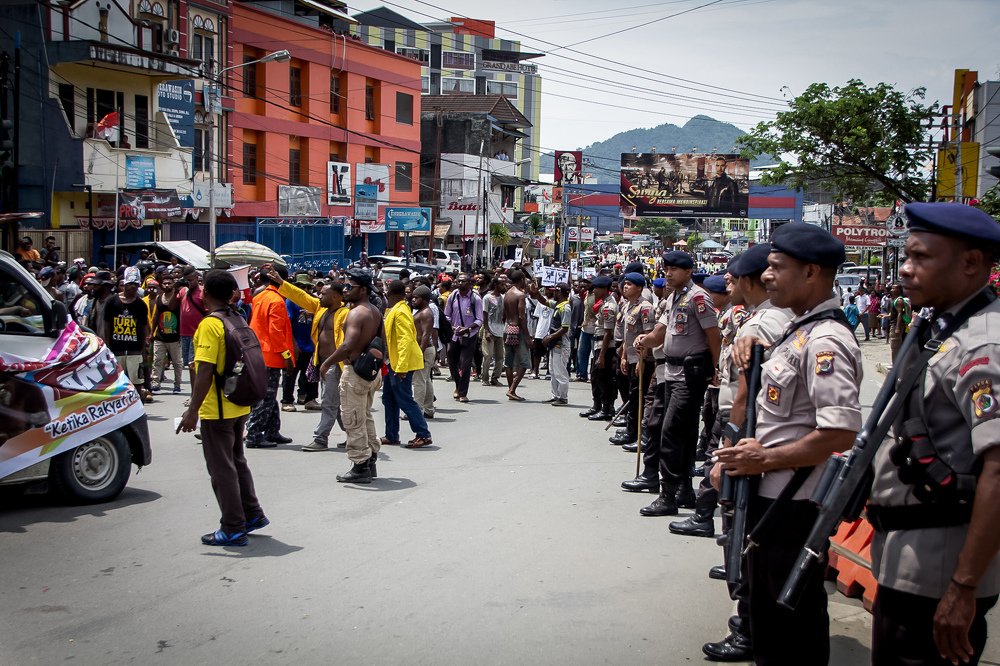 DEMONSTRATION OF THE MONYETIC ACTION OF RACISM