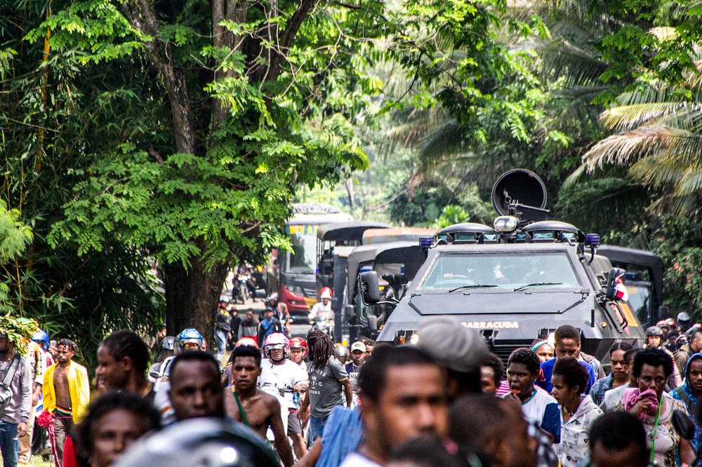 Honeycomb do not disturb